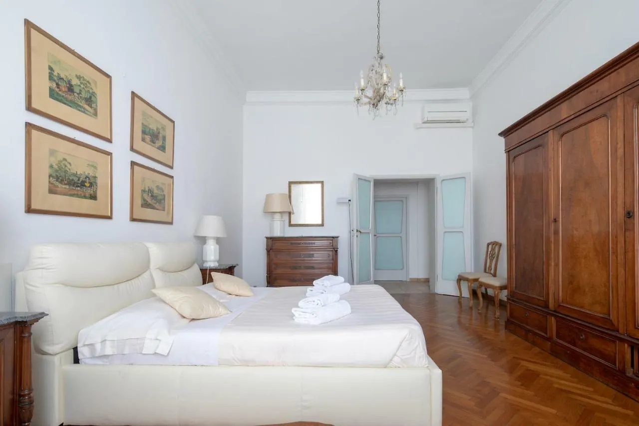 Апартаменты Loggia Santa Croce Флоренция Италия